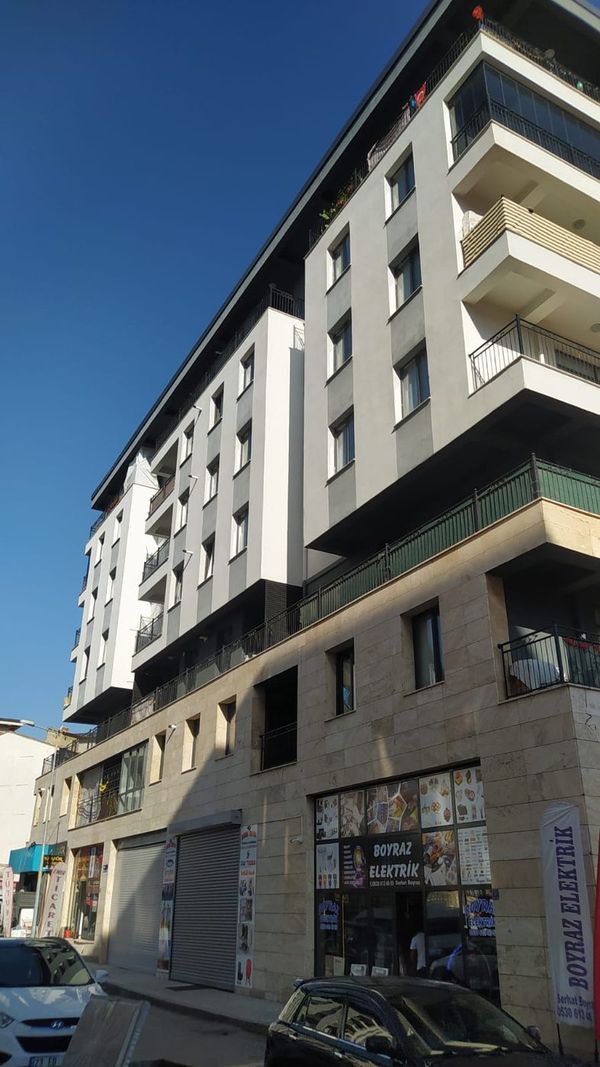 Sokak cephesi ve dükkanlar
