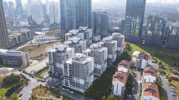 İstanbul Sarıyer Ayazağa konut blokları, Maslak silüeti