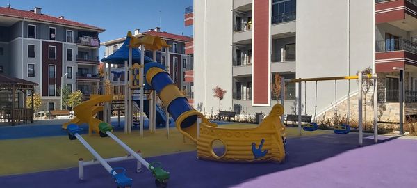 Çocuk oyun alanı ve bloklar