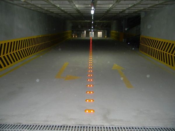 İç rampa ve yönlendirme aydınlatması