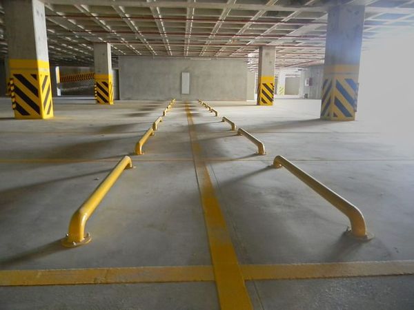 Otopark katı ve araç durdurucular