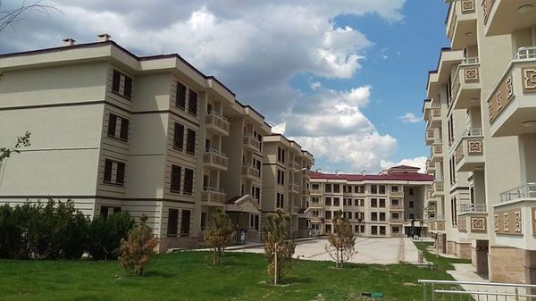 İç avlu ve çevre düzenlemesi