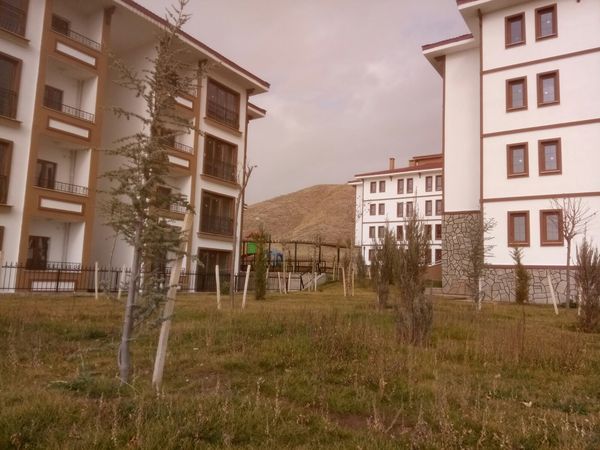 İç avlu, oyun alanı ve çevre düzenlemesi