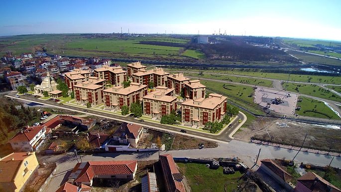 Büyükkarıştıran toplu konut alanının havadan görünümü